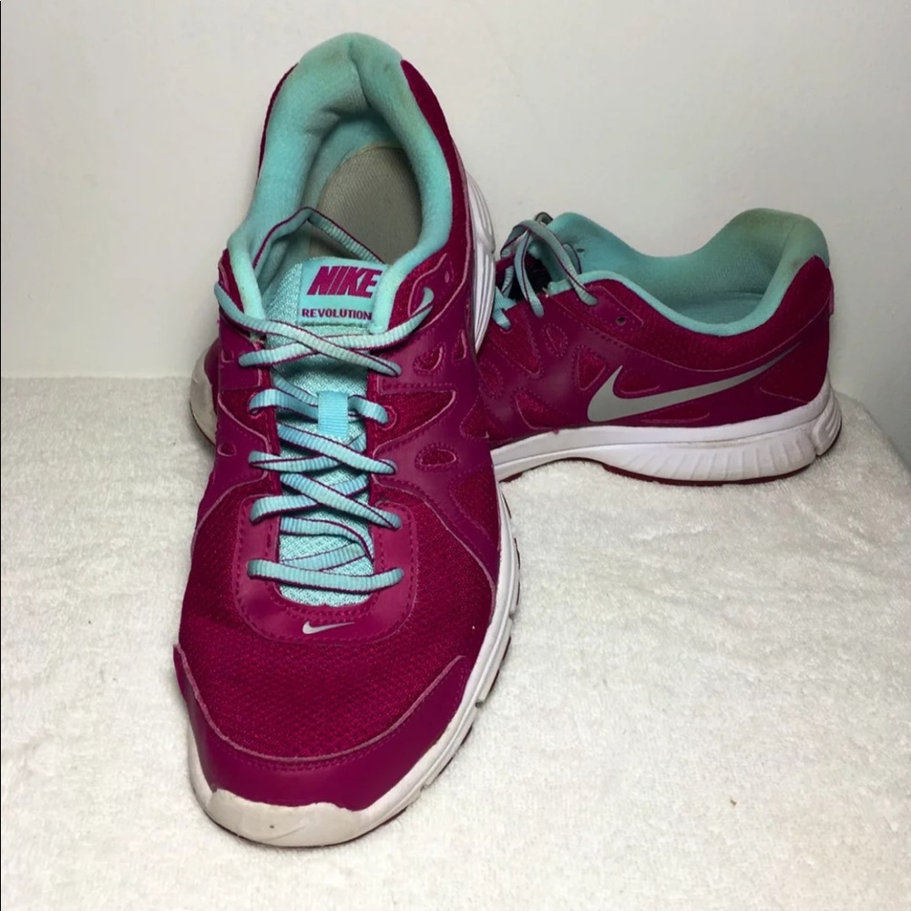 Nike Revolution 2